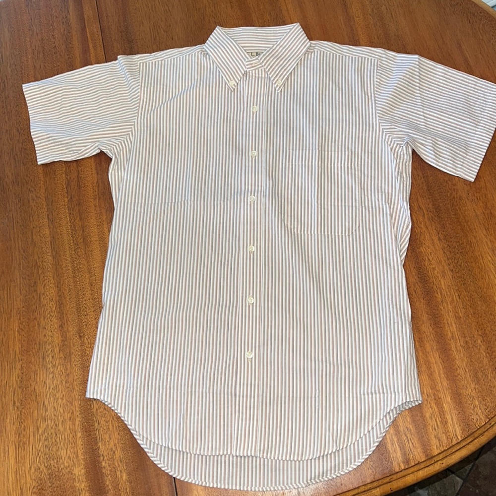 New LL Bean Seersucker Tan & White striped Short Sleeve Button Down